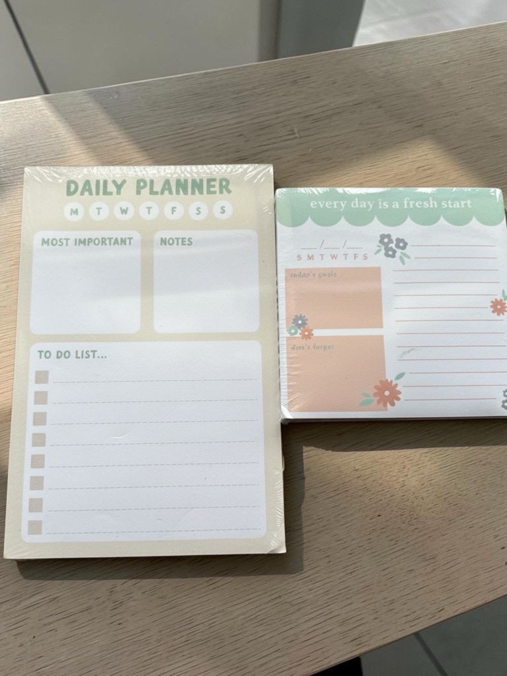 Daily Planner Notepad Set in Cream & Mint can buy on POSHMARK